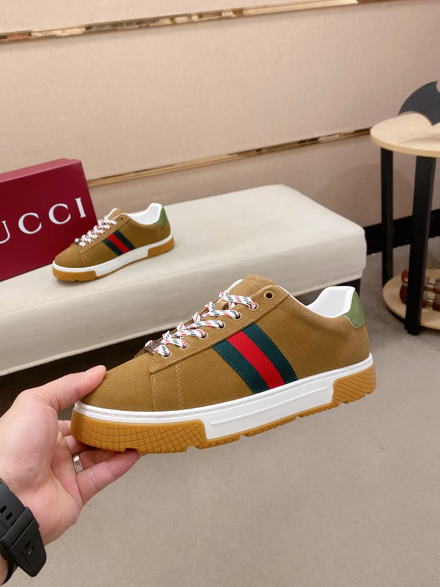 Factory price 442💰New GUCCI (Gucci) counters are available simultaneously, new men's shoes, 😘fabrics are selected imported cowhide, lining: sheepskin lining. 👍🏿 High-end ☄️ air-cushion molded anti-slip rubber outsole, exquisite lines, simple and elegant, comfortable and high-end for leisure travel. Code number: 39 to 44 (45 can be customized and cannot be returned or exchanged)